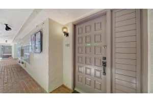 1955 GULF OF MEXICO DRIVE, LONGBOAT KEY, FL 34228 Sold 05/23/24
