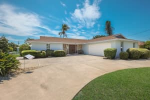 608 FOXWORTH LANE, HOLMES BEACH, FL 34217 Sold 08/16/24