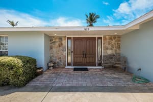 608 FOXWORTH LANE, HOLMES BEACH, FL 34217 Sold 08/16/24