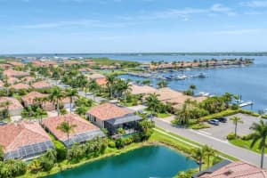 301 10TH AVENUE, PALMETTO, FL 34221 Sold 07/22/24