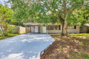 2043 VINSON AVENUE, SARASOTA, FL 34232 Sold 01/08/25
