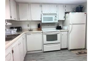 3567 LAKE BAYSHORE DRIVE, BRADENTON, FL 34205 Sold 12/04/24