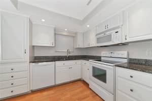 3953 GLEN OAKS DRIVE, SARASOTA, FL 34232 Sold 05/21/24