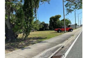 ALBERT PL, SARASOTA, FL 34231 - MLS#MFRA4608267