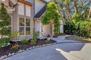 829 FORESTVIEW DRIVE, SARASOTA, FL 34232 Sold 06/17/24