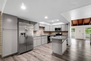 21 LOMA ALTA #21, LAKELAND, FL 33813 Sold 10/04/24