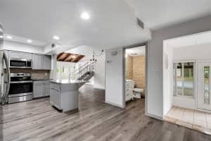 21 LOMA ALTA #21, LAKELAND, FL 33813 Sold 10/04/24