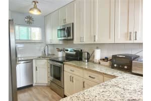 2155 WOOD ST #B6, SARASOTA, FL 34237 Sold 10/04/24