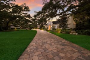 3336 OLD OAK DRIVE, SARASOTA, FL 34239 Sold 06/09/25
