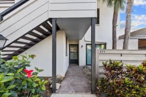 271 SHERWOOD DR, BRADENTON, FL 34210 Sold 08/01/24