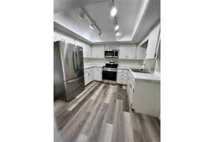 1959 ROLLING GREEN CIRCLE, SARASOTA, FL 34240 Sold 07/31/24