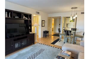 1965 GULF OF MEXICO DRIVE, LONGBOAT KEY, FL 34228 Sold 05/15/24