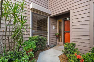 5993 WILSHIRE BOULEVARD, SARASOTA, FL 34238 Sold 07/10/24