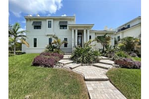 590 HIBISCUS WAY, LONGBOAT KEY, FL 34228 Sold 04/02/25