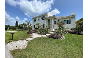 590 HIBISCUS WAY, LONGBOAT KEY, FL 34228 Sold 04/02/25