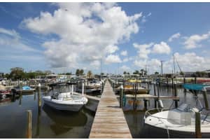 6916 6916 E BAYOU LANE LANE, BRADENTON, FL 34207 - MLS#MFRA4609509