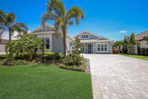 8128 GRANDE SHORES DRIVE, SARASOTA, FL 34240 Sold 08/12/24