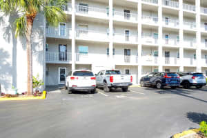 3038 LAKE BAYSHORE DRIVE, BRADENTON, FL 34205 Sold 05/30/24