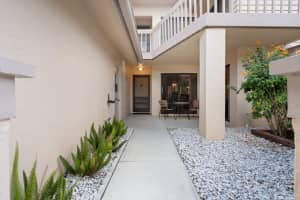 2022 OAKRIDGE CIRCLE, VENICE, FL 34293 Sold 07/10/24
