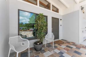 2832 GREENBRIAR STREET, SARASOTA, FL 34237 Sold 06/12/25