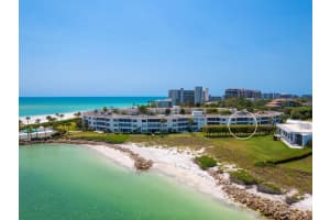 100 SANDS POINT ROAD, LONGBOAT KEY, FL 34228 Sold 05/19/25