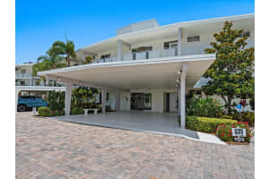 100 SANDS POINT ROAD, LONGBOAT KEY, FL 34228 Sold 05/19/25