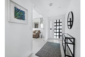1055 GULF OF MEXICO DRIVE, LONGBOAT KEY, FL 34228 Sold 07/23/24