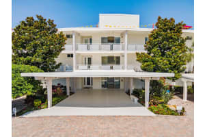 100 SANDS POINT ROAD, LONGBOAT KEY, FL 34228 Sold 01/17/25