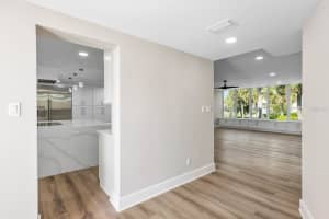 100 SANDS POINT ROAD, LONGBOAT KEY, FL 34228 Sold 01/17/25