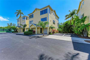 607 CEDARS COURT, LONGBOAT KEY, FL 34228 Sold 07/18/24