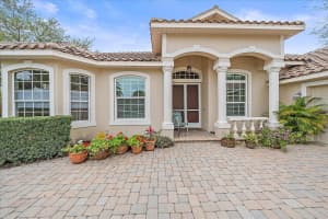 4958 CEDAR OAK WAY, SARASOTA, FL 34233 Sold 08/30/24