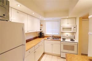 4139 LAKE BAYSHORE DRIVE, BRADENTON, FL 34205 Sold 09/25/24