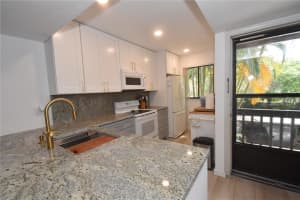 1720 GLENHOUSE DRIVE, SARASOTA, FL 34231 - MLS#MFRA4610522