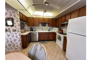1647 BROOKHOUSE COURT, SARASOTA, FL 34231 - MLS#MFRA4610550