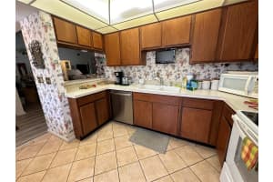 1647 BROOKHOUSE COURT, SARASOTA, FL 34231 - MLS#MFRA4610550