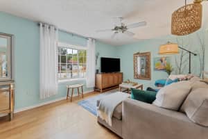 2737 HILLVIEW STREET, SARASOTA, FL 34239 Sold 10/04/24