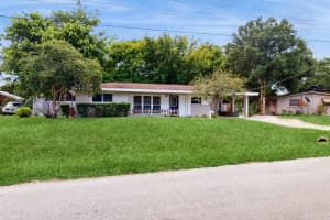 2727 TEAL AVENUE, SARASOTA, FL 34232 Sold 10/18/24