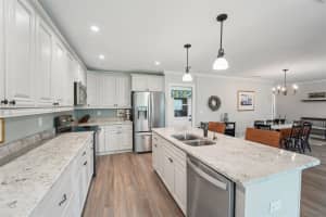 4293 OAKHURST CIRCLE, SARASOTA, FL 34233 Sold 08/29/24
