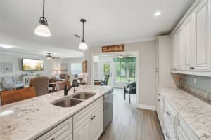 4293 OAKHURST CIRCLE, SARASOTA, FL 34233 Sold 08/29/24