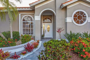 8882 HUNTINGTON POINTE DRIVE, SARASOTA, FL 34238 Sold 04/30/25