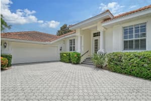 5566 SIESTA ESTATES COURT, SARASOTA, FL 34242 Sold 03/17/25