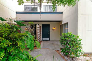 929 BYRON COURT, SARASOTA, FL 34243 Sold 07/02/24