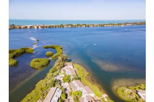1511 PELICAN POINT DRIVE, SARASOTA, FL 34231 Sold 06/18/24