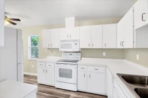 318 CHARTLEY COURT, SARASOTA, FL 34232 Sold 05/09/25
