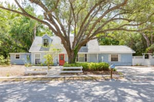 2747 PURSELL CIRCLE, SARASOTA, FL 34232 Sold 02/07/25