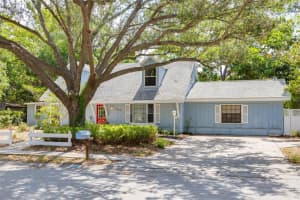 2747 PURSELL CIRCLE, SARASOTA, FL 34232 Sold 02/07/25