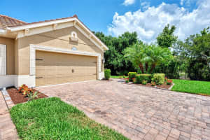 21601 AVON PARK COURT, VENICE, FL 34293 Sold 03/25/25