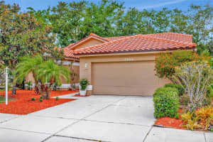 5660 BEAURIVAGE AVENUE, SARASOTA, FL 34243 Sold 07/17/24