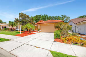 5660 BEAURIVAGE AVENUE, SARASOTA, FL 34243 Sold 07/17/24