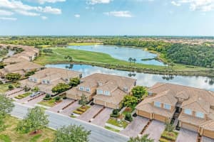 424 WINDING BROOK LANE, BRADENTON, FL 34212 - MLS#MFRA4612573
